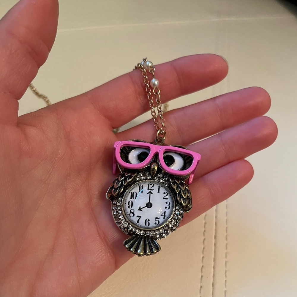 Betsey Johnson cool owl with pink glasses clock long necklace NWT